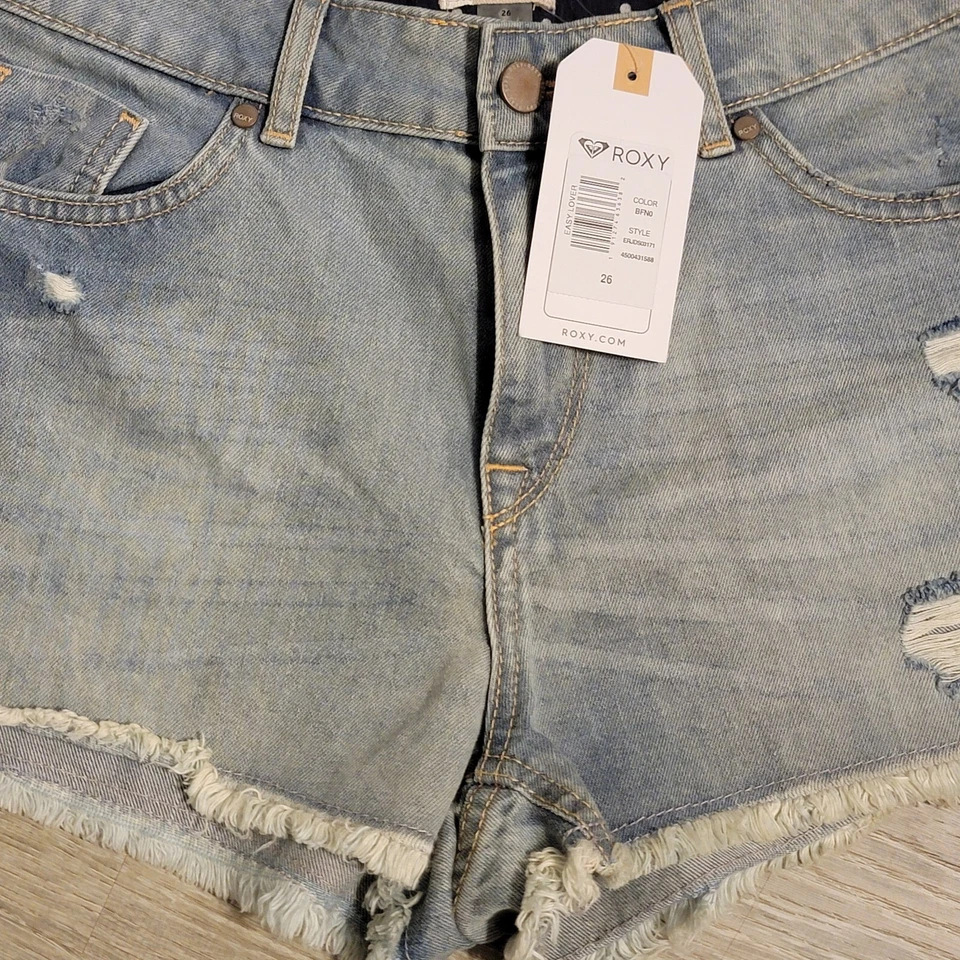 Nuevos pantalones cortos de mezclilla Roxy Foto 2 de 4