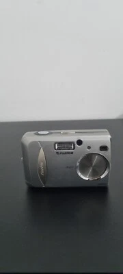 Fujifilm Digital Camera FinePix A203 2.0MP Silver Tested