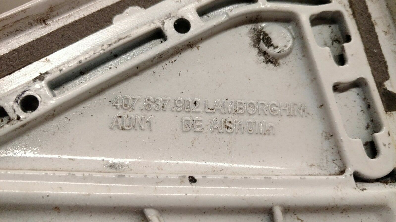 LAMBORGHINI GALLARDO LP560 SPYDER PASSENGER DOOR TRIANGLE TRIM OEM 407837902