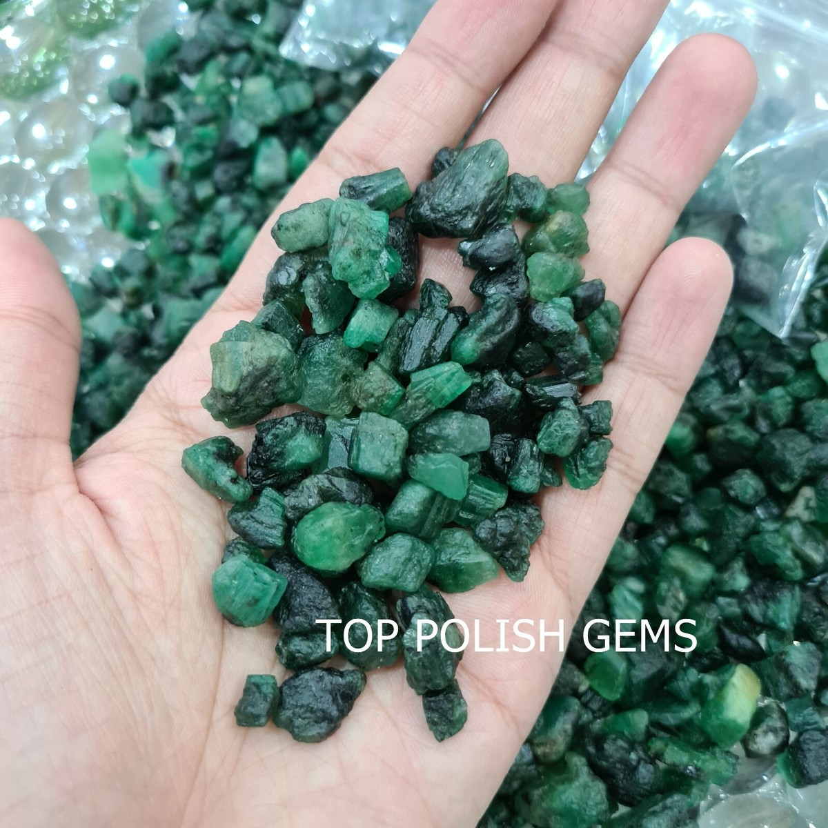 ☆新品未使用NUTS OUTDOOR BRIESTA Emerald DYED 117.25 Ct Certified Green Emerald Natural Zambian