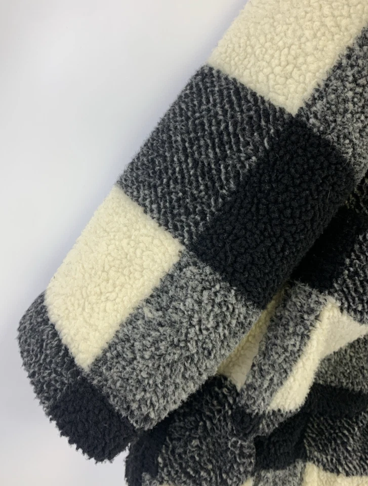 Jaqueta American Eagle Sherpa preta marfim búfalo xadrez zíper completo gola feminina GG - Imagem 2 de 4