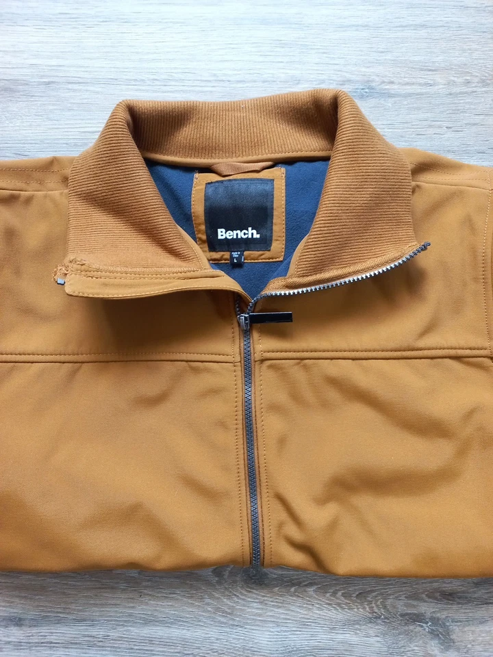 **Bench**Herren Jacke Größe M Designer Softshelljacke Sehr Stylisch Wie Neu !!! - Bild 2 von 4