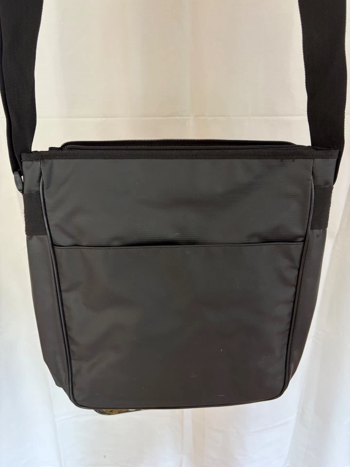 Zip It Umhängetasche Tasche / Zip & Friends - schwarz gold - Bild 4 von 4