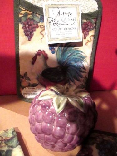 SUSAN WINGET ~ROOSTER "SUNRISE VINEYARD" ~ LINEN KITCHEN SET ~ JAMBERRY S&P - Picture 2 of 7