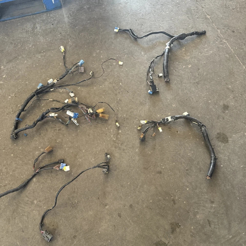 89-94 Nissan 240sx Varios segmentos de arnés de cables de carrocería y coletas 24010-42F61 Foto 2 de 4