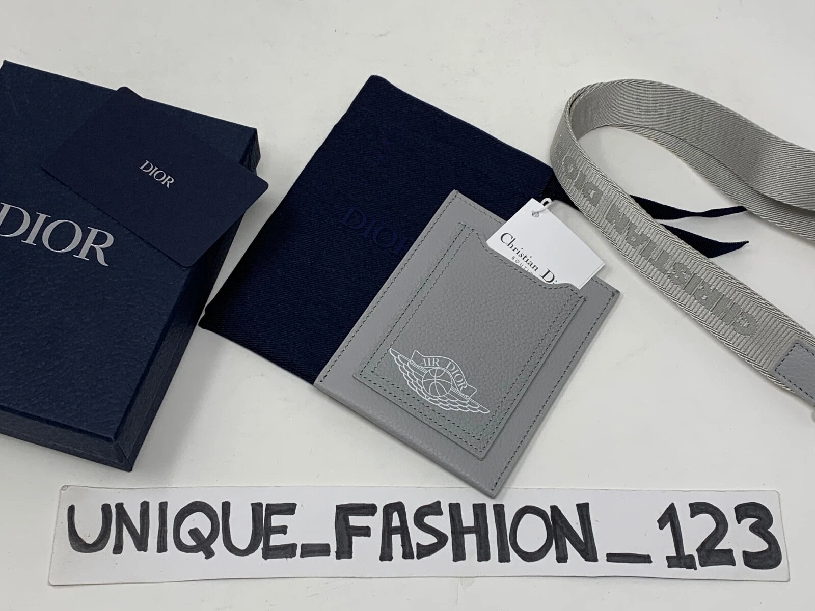CHRISTIAN DIOR X AIR JORDAN WINGS PORTE CARTES LANIÈRE EN CUIR BAS HAUT 1 GRIS