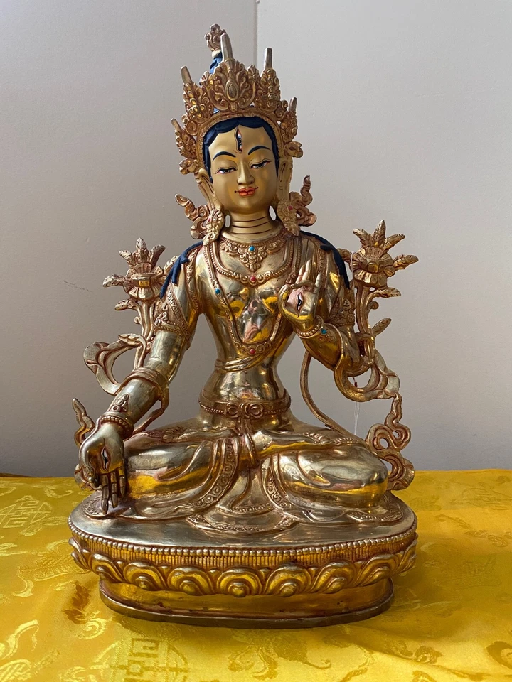 Hermosa estatua de Tara budista tibetana dorada de 13,5" - Hecha a mano en Nepal Foto 2 de 4