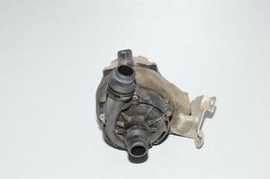 BMW I01 i3 Hybrid Zusatzkuhlmittelpumpe 0392024055 8600286 nicht getestet