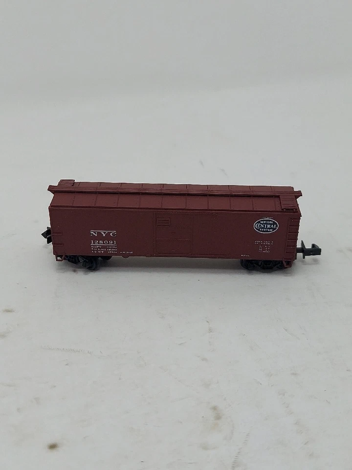 N Scale Red Caboose 40' Steel ARA X29 New York Central Box Car 17050-11 RTR NIB - Image 4 of 4