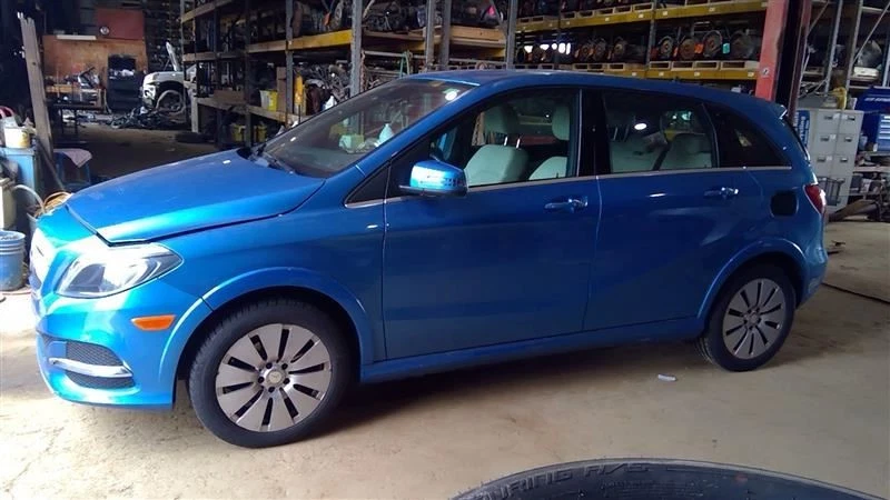 2015 Mercedes B-Class Glove Box Black - Image 3 of 4