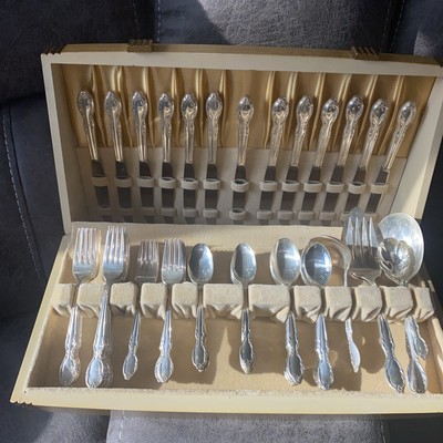 1847 Rogers Bros Reflection Silverplate Flatware for 12 Set 83 Pc
