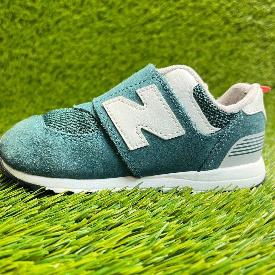 New Balance 574 Boys Size 8C Green White Athletic Running Walking Shoes Sneakers - Image 3 of 4