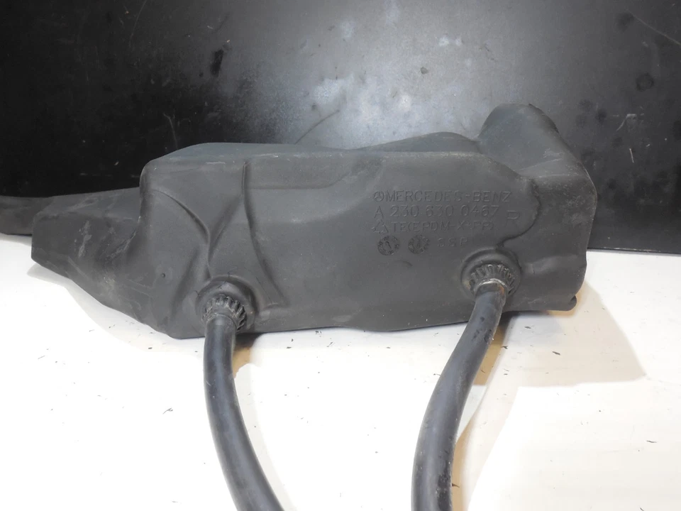 Rear Right Window Drain Box A 2306300467 03-12 Mercedes Benz R230 SL600 SL500 - Image 2 of 4