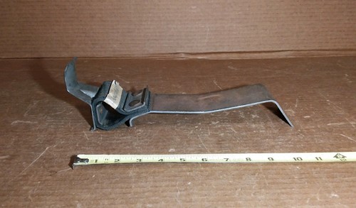 NOS 67 68 69 Chevy Camaro dual exhaust pipe support hanger 302 307 327 396 SS RS - Picture 10 of 17