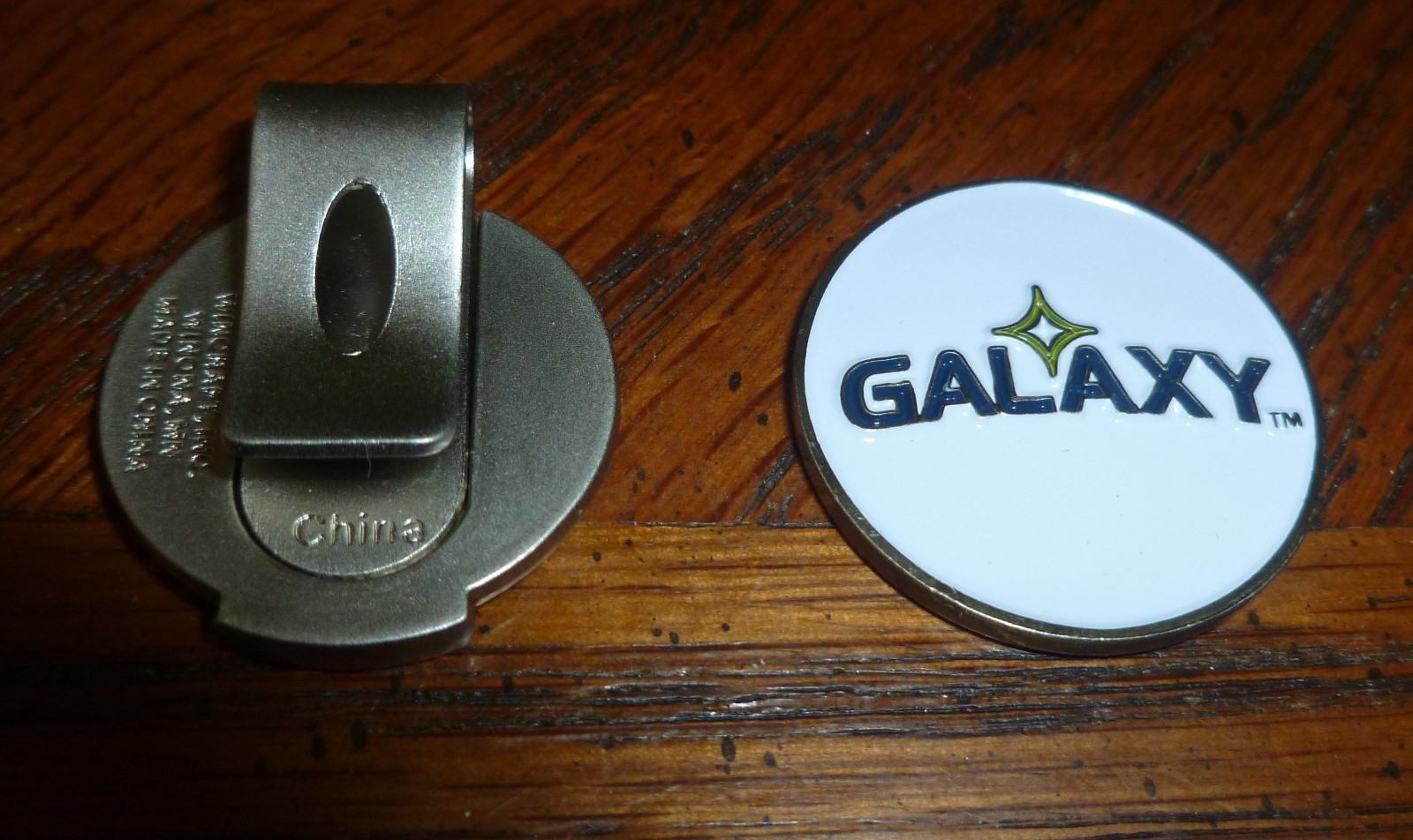 LA GALAXY MLS Soccer 1" Golf Ball Marker 2 sided with White Hat Clip