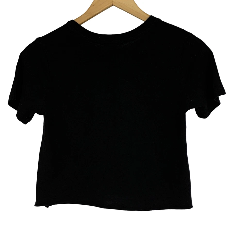 Camiseta negra corta Forever 21 para mujer talla pequeña cafeína 2162 cuello redondo usada en excelente estado Foto 3 de 4
