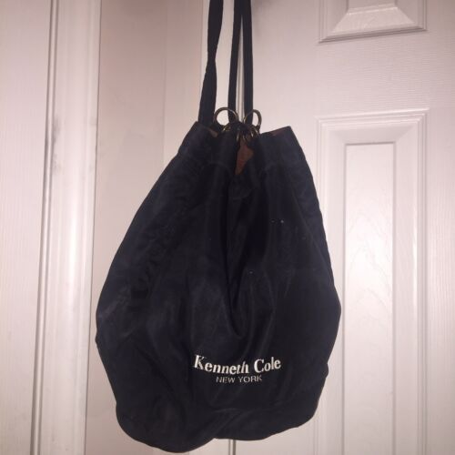 Kenneth Cole Rare woman display picture 1