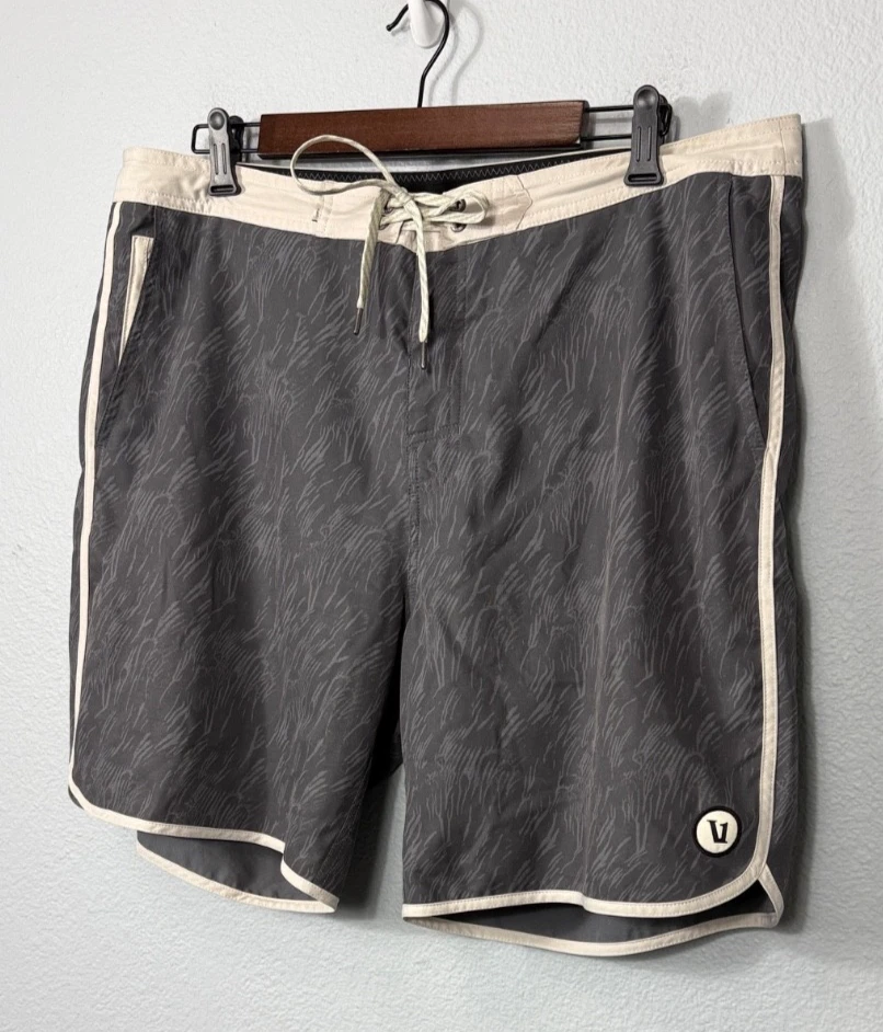Vuori Mens 36 Gray Cruise Boardshort Shorts Stretch Beach Summer 7" Activewear