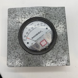 Dwyer 2304 Pressure Gauge
