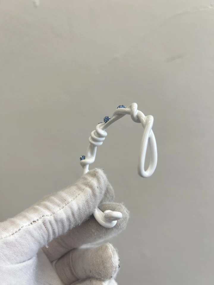 Pulsera Givenchy Hombre G Cubo Blanco Cristal Bengala Nueva con Etiquetas Caja Precio de venta sugerido por el fabricante $620 Foto 3 de 4