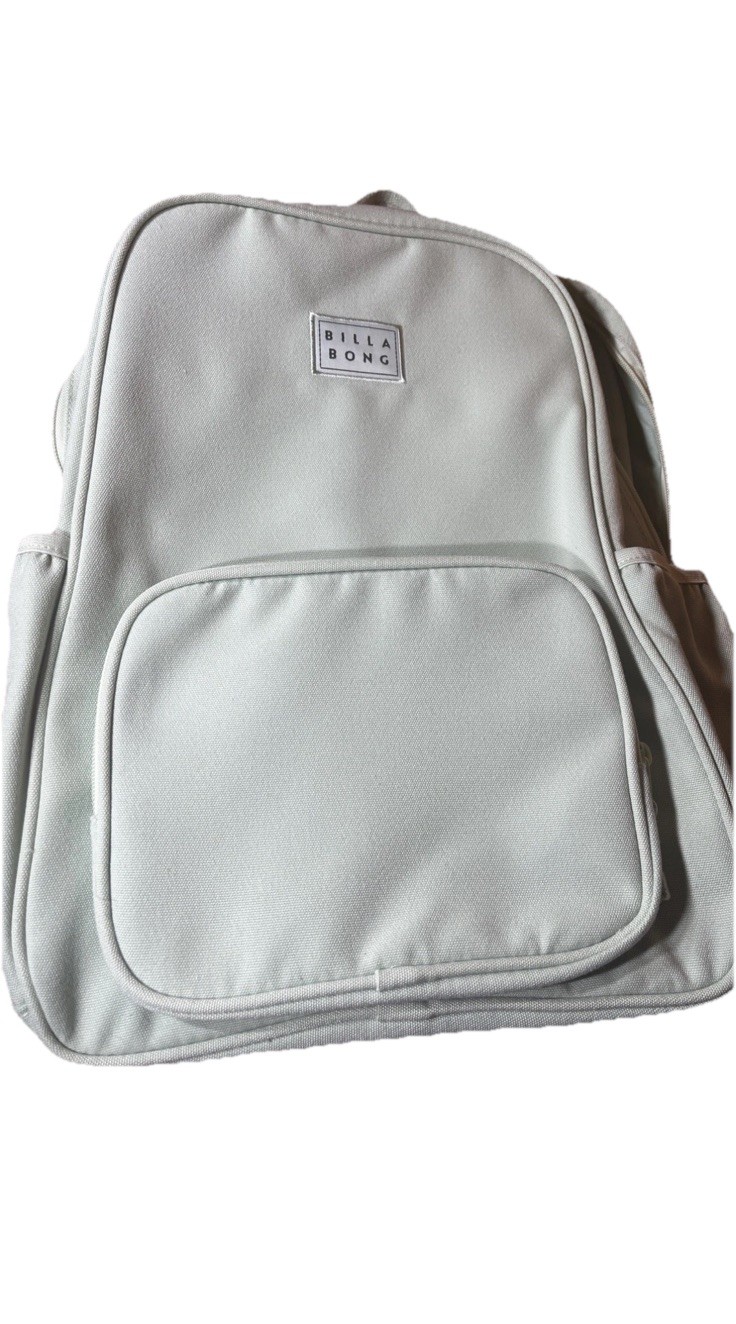 Has Water Bottle Pocket Nwt