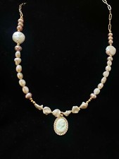 collana in perle barocche e cameo stampo resina