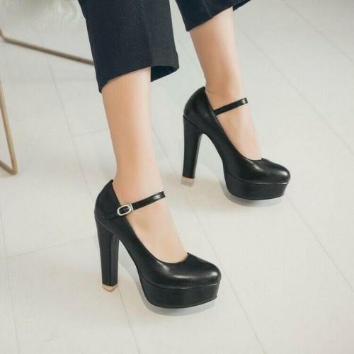 round toe platform pumps