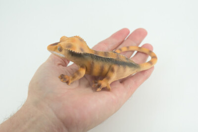 Crested Gecko Toy, Eyelash Gecko, Realistic Rubber Lizard Model