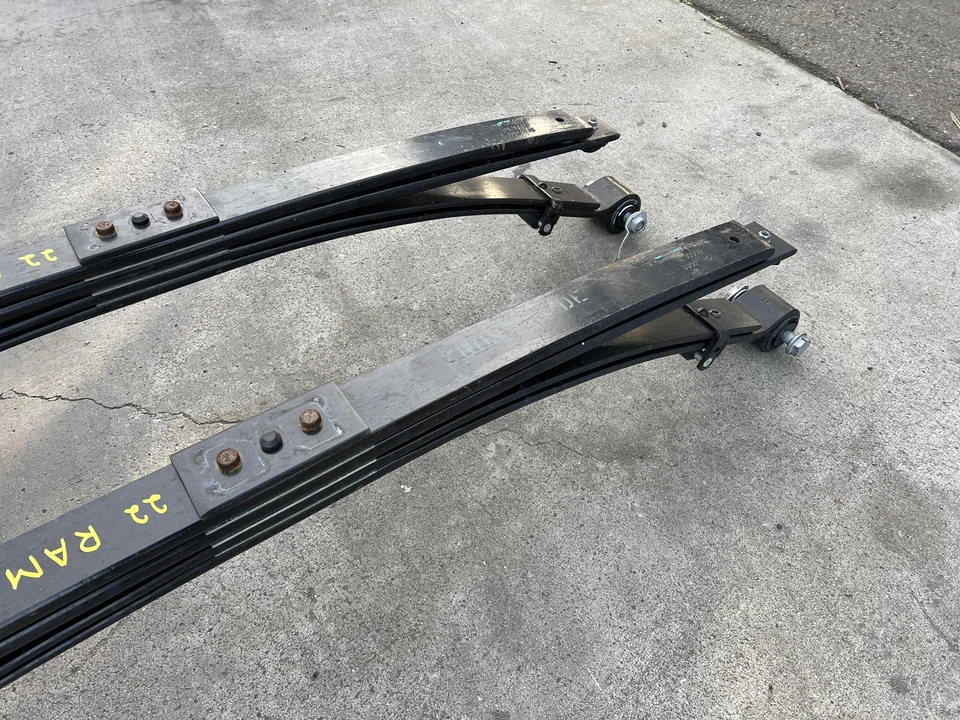 2019-2024 Ram 3500 Leaf Spring Pair Rear Right & Left Suspension OEM 68349437AD Foto 4 de 4