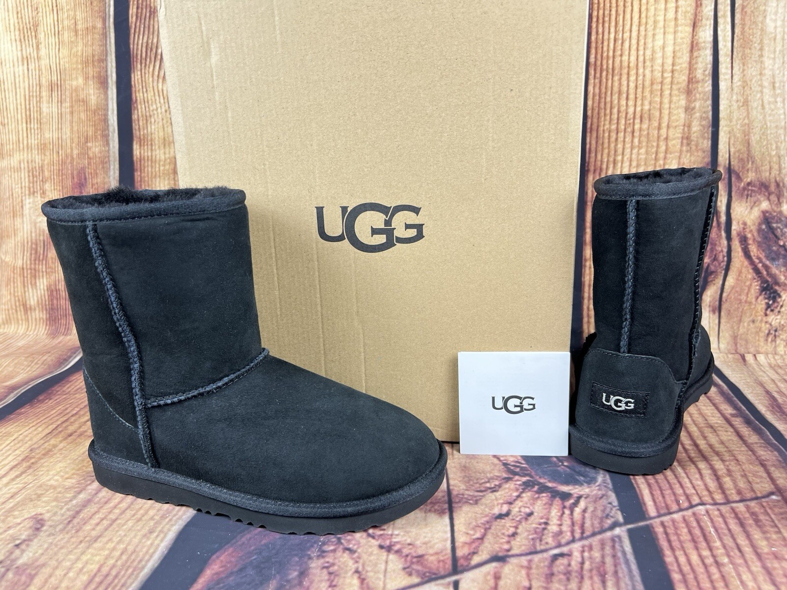 NEW UGG KIDS’ CLASSIC SHORT II - Youth Size 5 Or Women’s 6 - 1017703K NIB