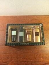 M&S WOODSPICE GENTLEMEN ORIGINAL & AMBER SHOWER GEL TALC GIFT SET (B)