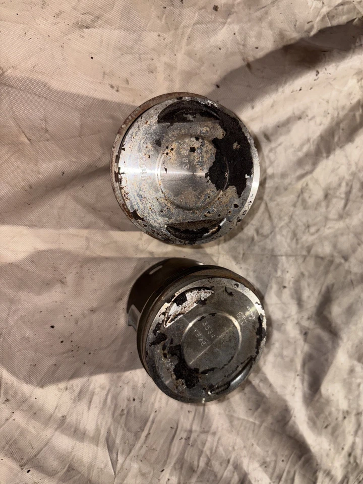 Harley Davidson Sportster 883 Cylinder Jugs & Pistons 2007–2013 OEM top end - Image 3 of 4