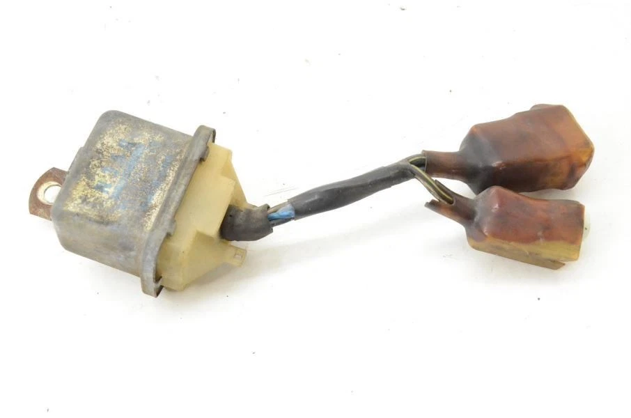 1989-1991 Mazda Rx7 13B Vert Fuel Injector Pump Relay 0610001130 - Image 2 of 4