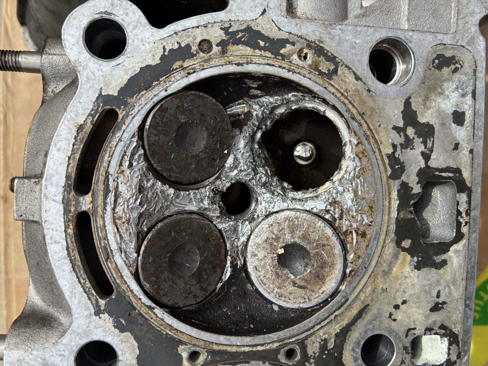 Lotus Esprit V8 918 Cylinder Head RH Bank Needs Repair