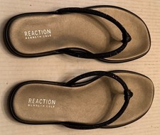 Women  s Flat Sandals
