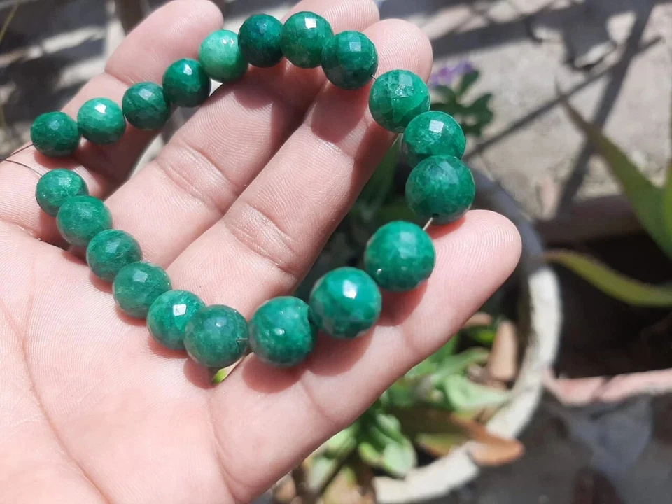 Cuentas redondas teñidas de alta calidad esmeralda corte rosa berilo, uso en joyería, cuentas esmeralda. Foto 2 de 4