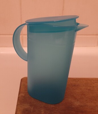Tupperware Milchkännchen 500 ml Saft Junge Welle 3535 Kippdeckel Türkis 