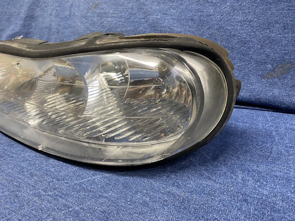 1997 98 99 2000 01 02 03 04 2005 Conjunto de Farol Oldsmobile Cutlass LIMPO - Imagem 2 de 4