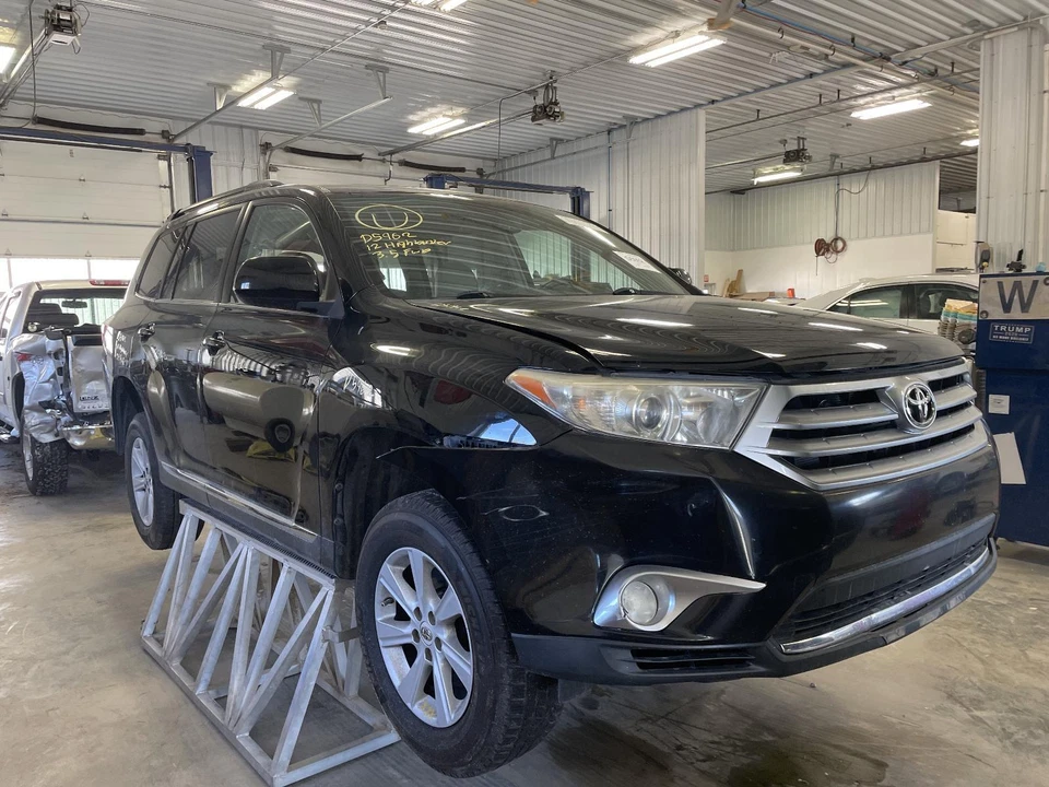 Conjunto de bomba y motor ABS usado se adapta a: actuador y bomba Toyota Highlander 2012 Foto 4 de 4