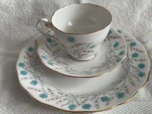 Royal Standard Trio Pattern “Charm” 1073 Teacup, Saucer, Lunch Plate Bone China