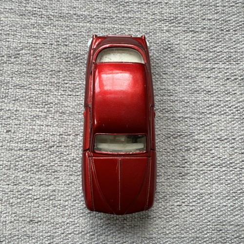 Dinky Toys 156 Saab 96 - Original Red Color with White interior & Opening Doors - Picture 11 of 17