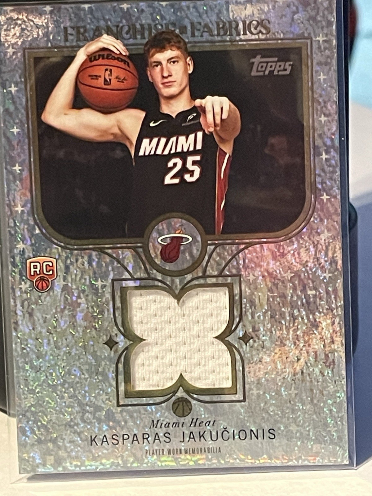 2025-26 Topps Basketball Player Franchise Fabric Glitter Kasparas Jakucionis
