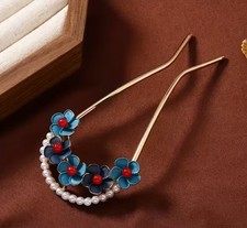 Small Flower Large U-Shaped Hairpin with Small and Floral Accents