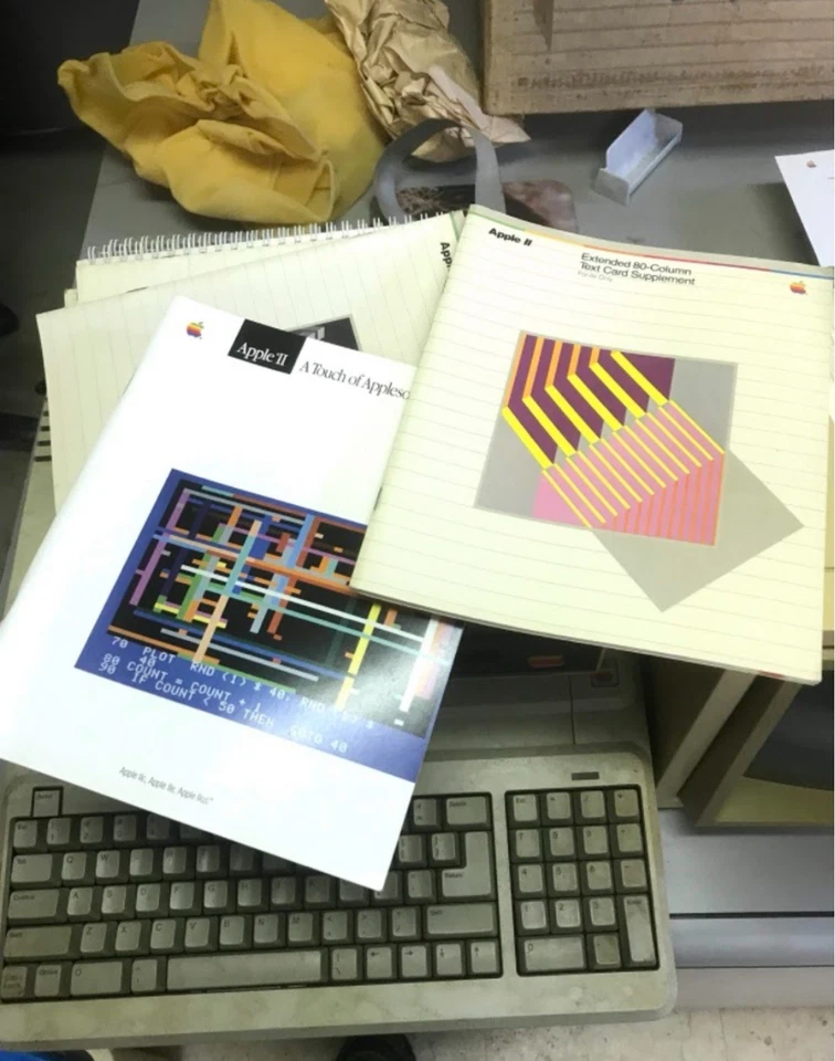 🖥️ Винтажный компьютерный комплект Apple II Plus — монитор, программное обеспечение и аксессуары — - Изображение 3 из 4