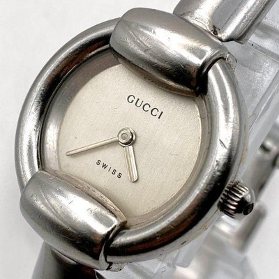 Gucci 1400L Bangle Watch Quartz White Dial Stainless Steel  display picture 3