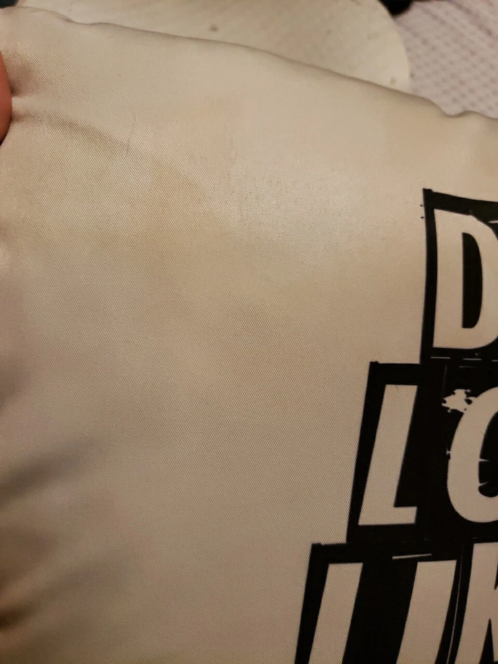 ¡¿Me veo como una persona de F-ing People?! Funda de almohada 16 x 16 Foto 4 de 4