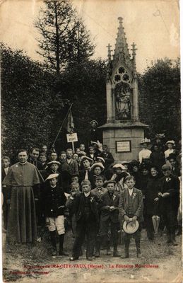 File:La Louvesc. Allée de la Fontaine (34441891891).jpg - Wikimedia