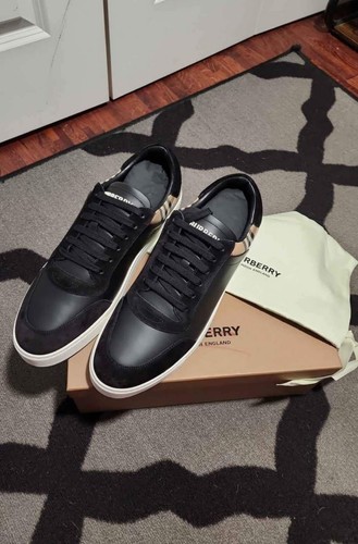 Burberry Mens Sneaker's size 13 new