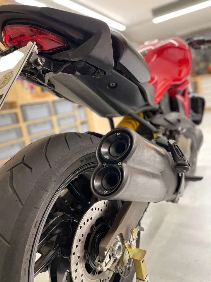 Ducati Monster 821 Stripe Naked Custombike wie neu wenig km - Bild 2 von 4