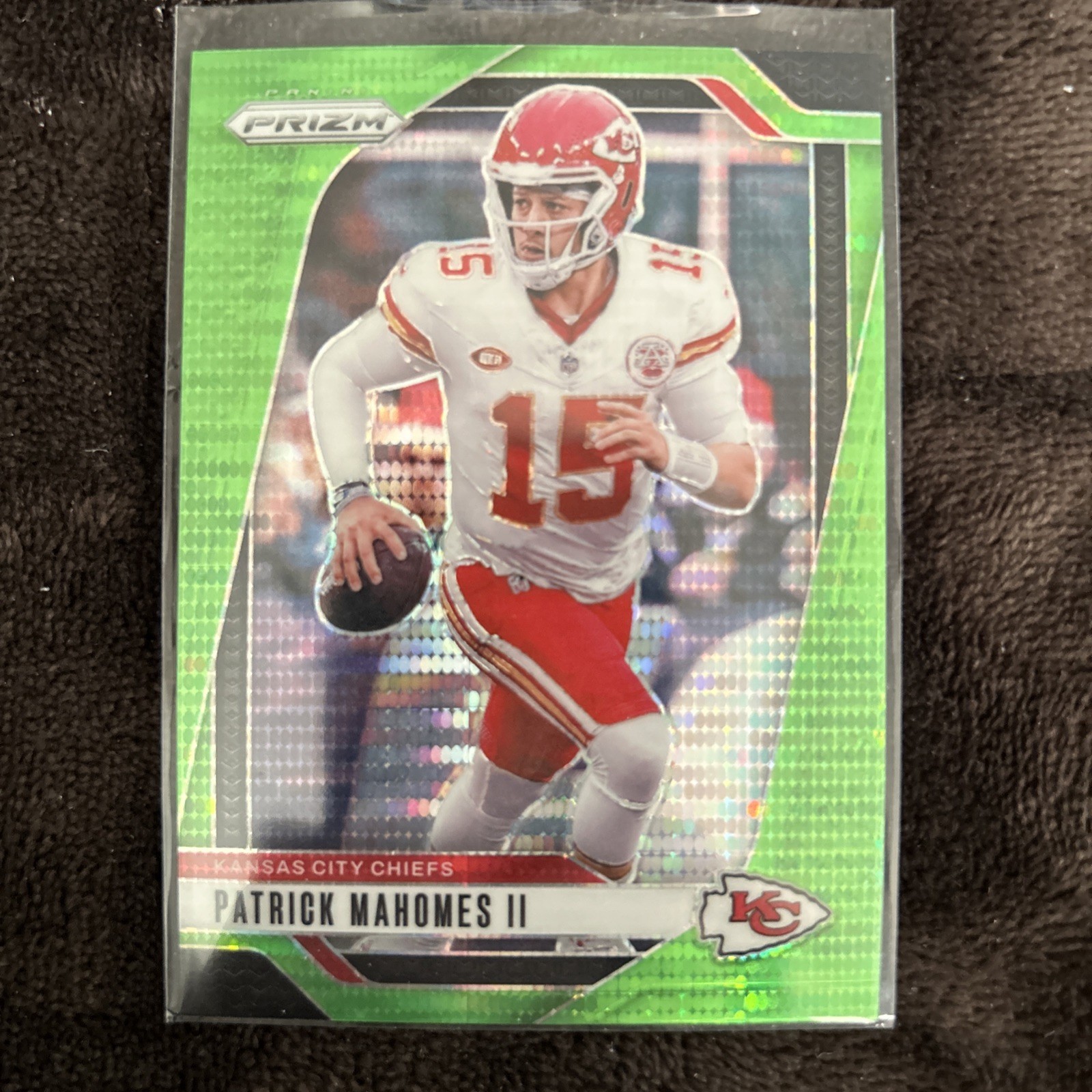 2024 Panini Prizm - Patrick Mahomes II #138 Neon Green Pulsar Prizm
